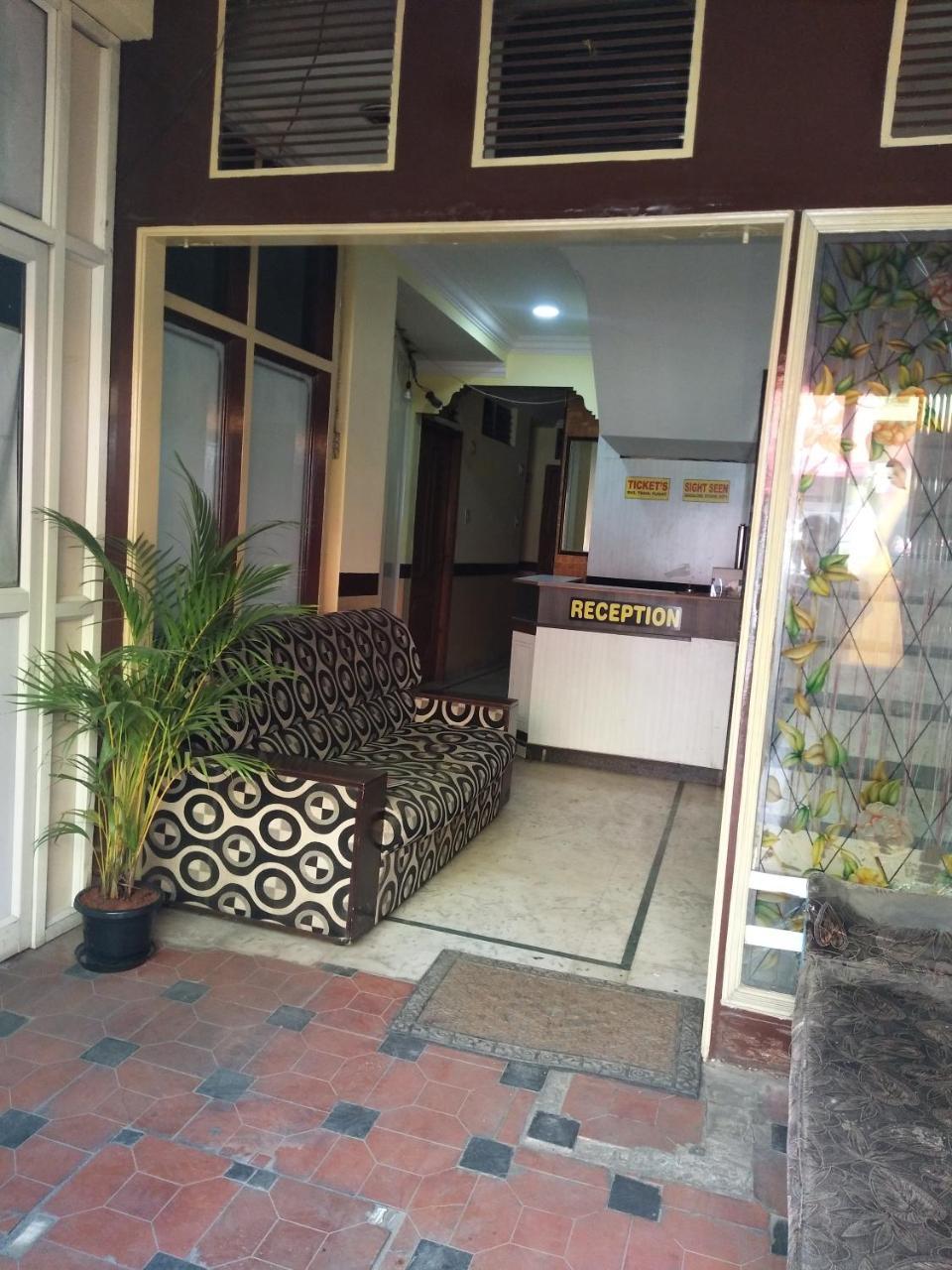 C.B Deluxe Lodge Bangalore Exterior photo